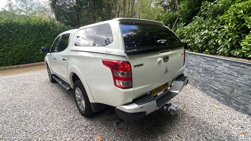 MITSUBISHI L200