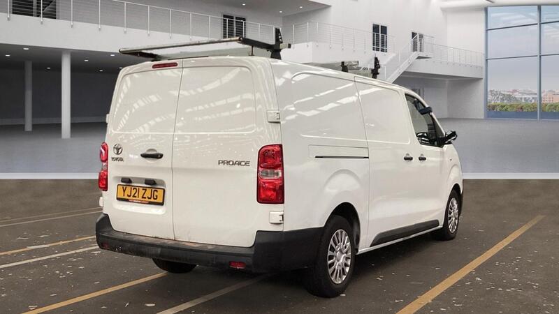 TOYOTA PROACE