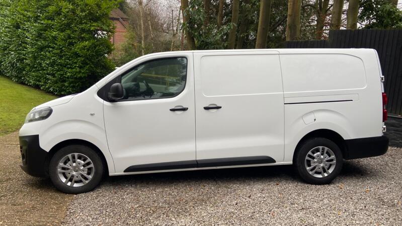 VAUXHALL VIVARO