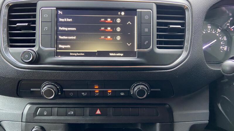 VAUXHALL VIVARO