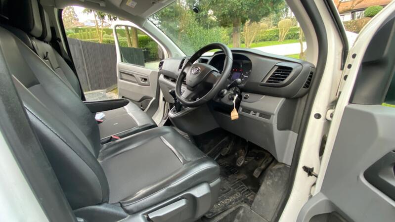 TOYOTA PROACE