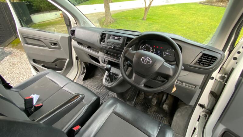 TOYOTA PROACE