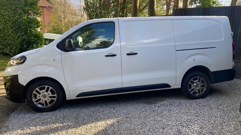 VAUXHALL VIVARO