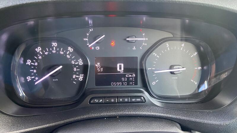 VAUXHALL VIVARO