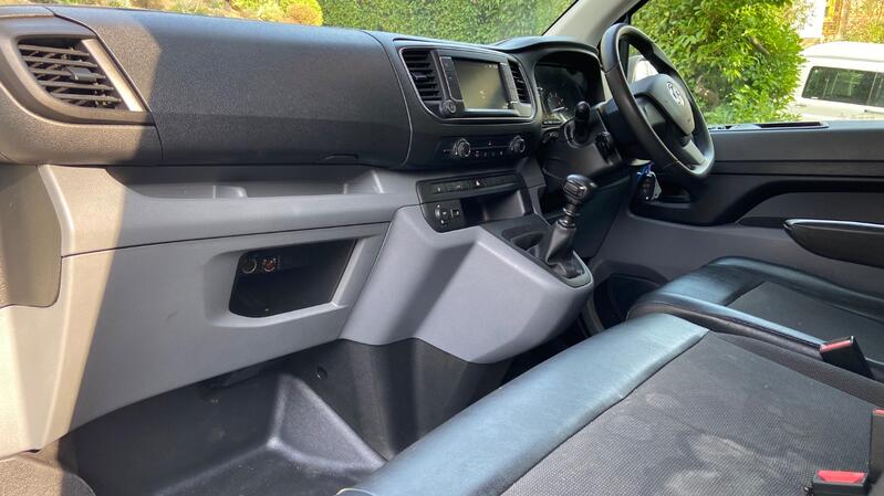 VAUXHALL VIVARO