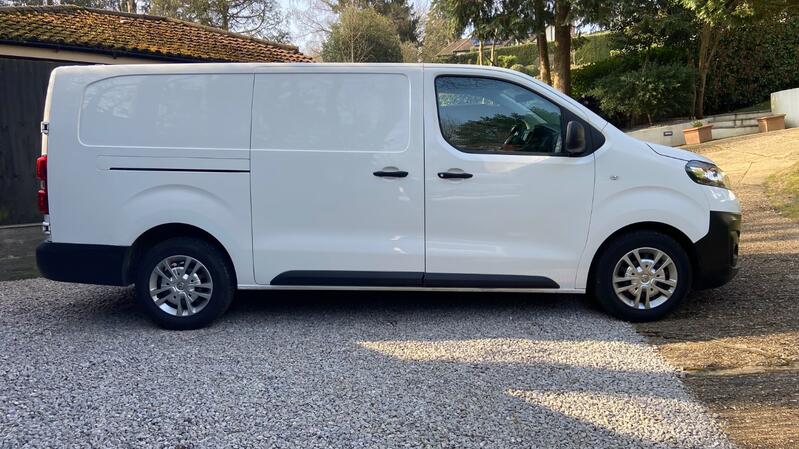 VAUXHALL VIVARO