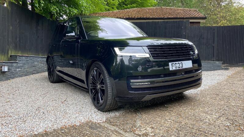 View LAND ROVER RANGE ROVER 4.4 P530 V8 First Edition