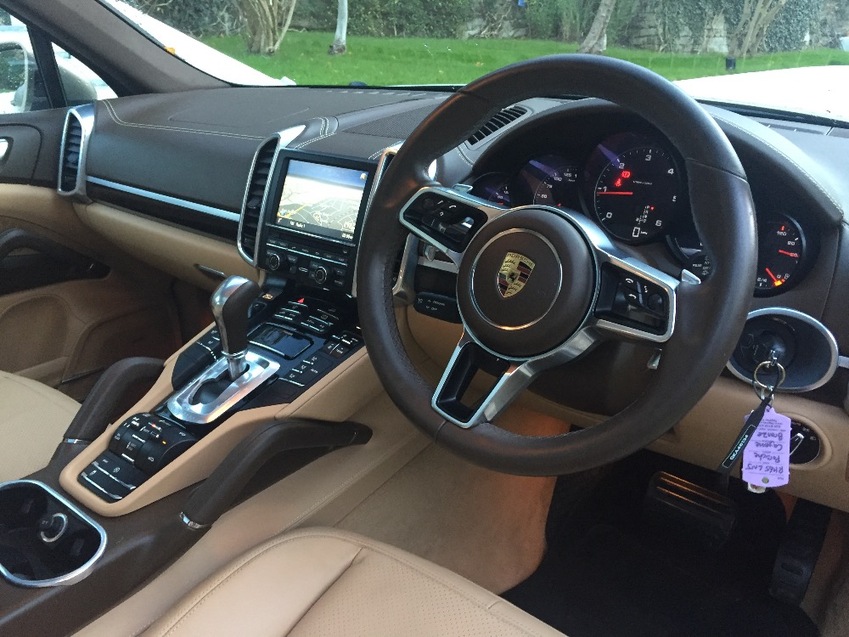 PORSCHE CAYENNE