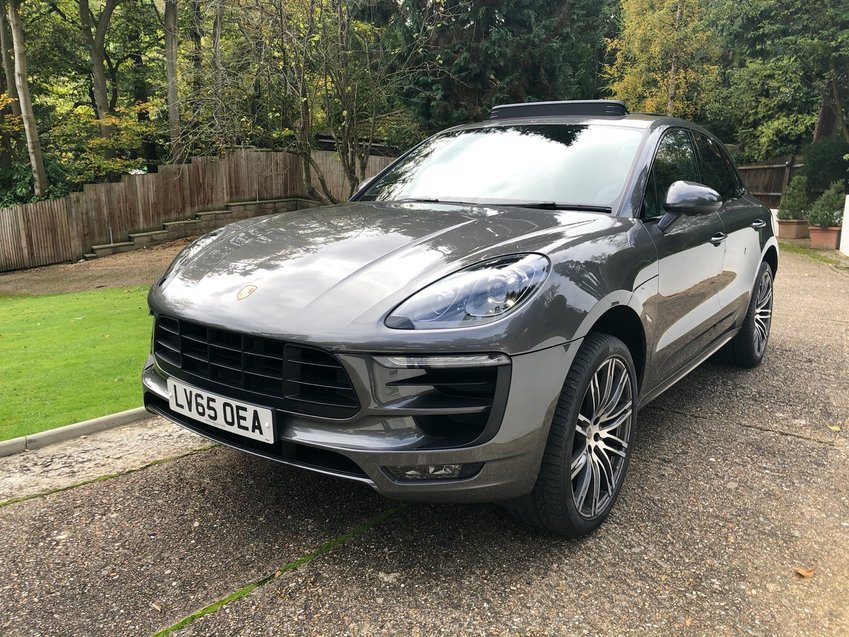 PORSCHE MACAN