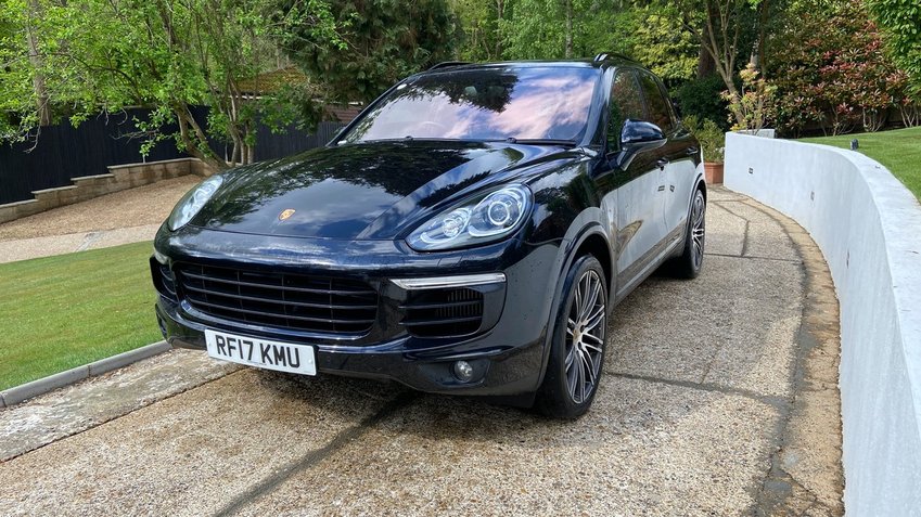 View PORSCHE CAYENNE 4.1 V8 D380S Plattinum