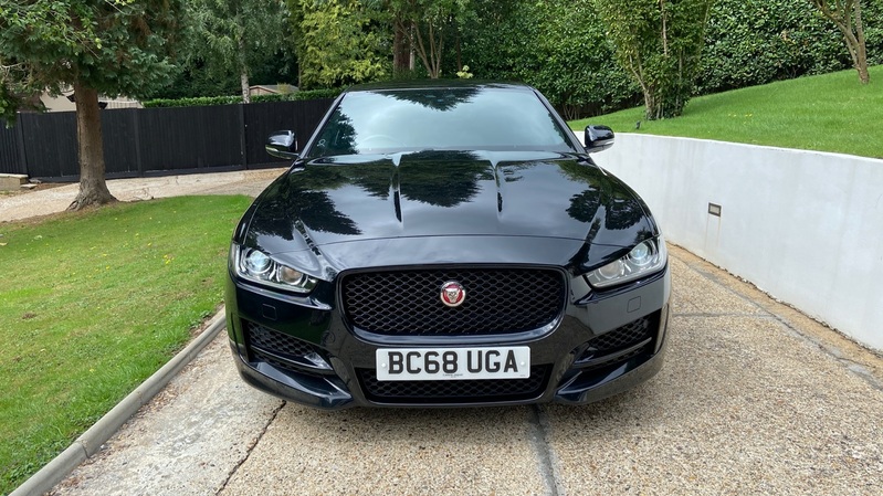 View JAGUAR XE 2.0 T I4 200 R Sport Black Ed