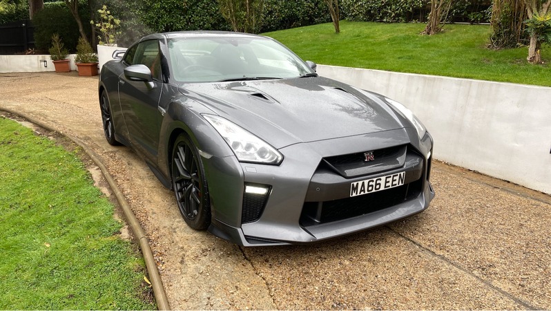 NISSAN GT-R